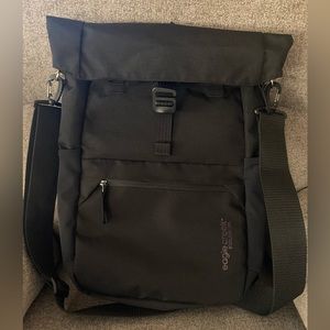 Black EagleCreek 26L tote